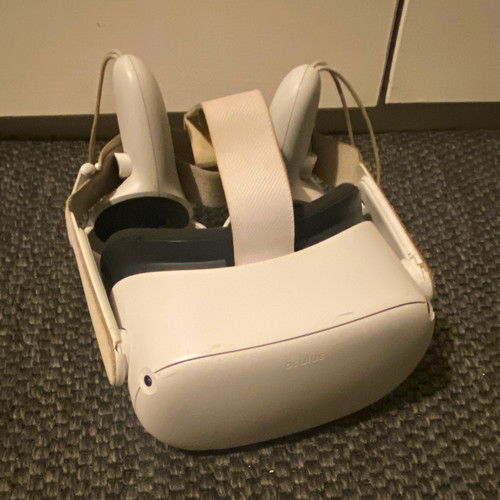 Quest headset 2 - vr, +