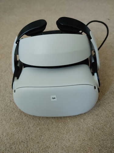 Oculus quest headset only - 2,