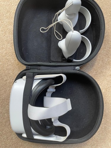 Meta quest headset - 2,